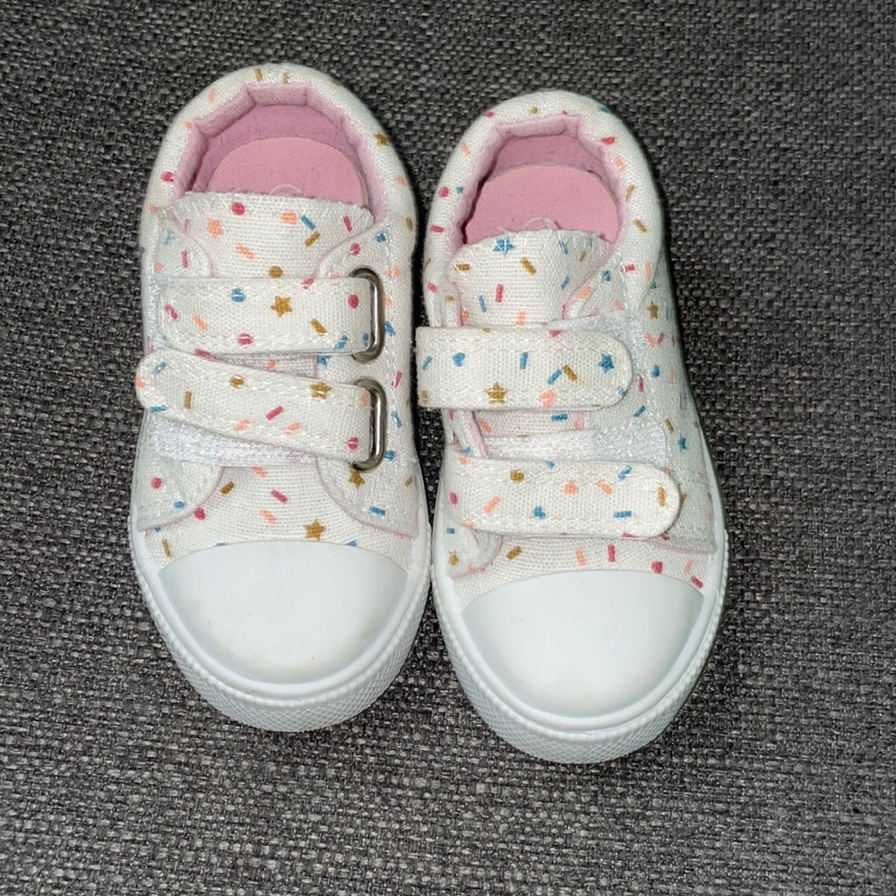 Toddler canvas shoes